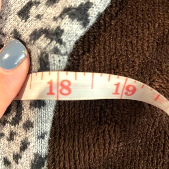 Cheetah Shark Bite Sweater Tunic Top 🖤 - Picture 6 of 9